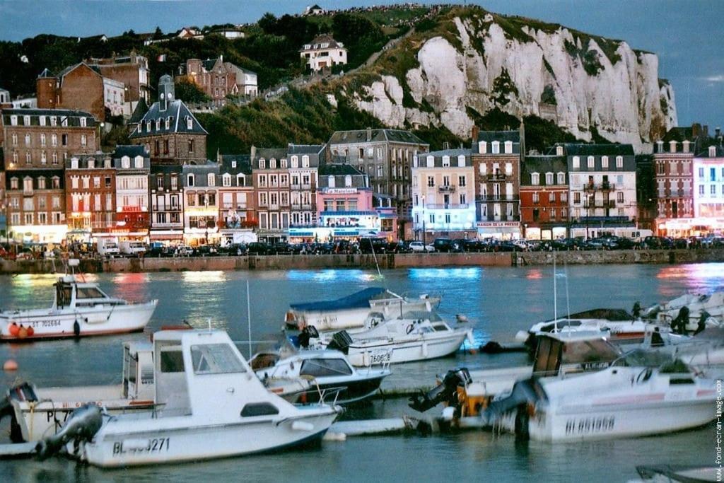 Logement A Deux Pas De La Plage Et Des Commerces Le Tréport Eksteriør billede
